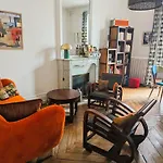 Appartement Typique Et Confortable - Voltaire